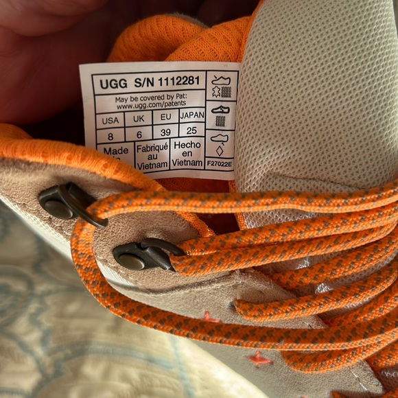 UGG suede and canvas sharp looking hiking boots nice - Picture 3 of 6